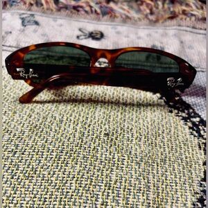 Ray-Ban USA Vintage B&L 80s Fugitive W1954 Mock Tortoise